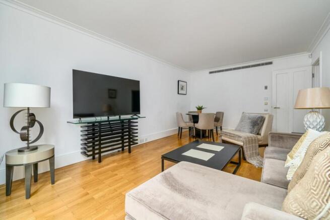 Living room 3.jpeg