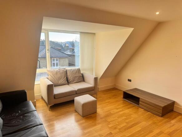 WhatsApp Image 2025-11-27 at 15.43.51 (2).jpeg