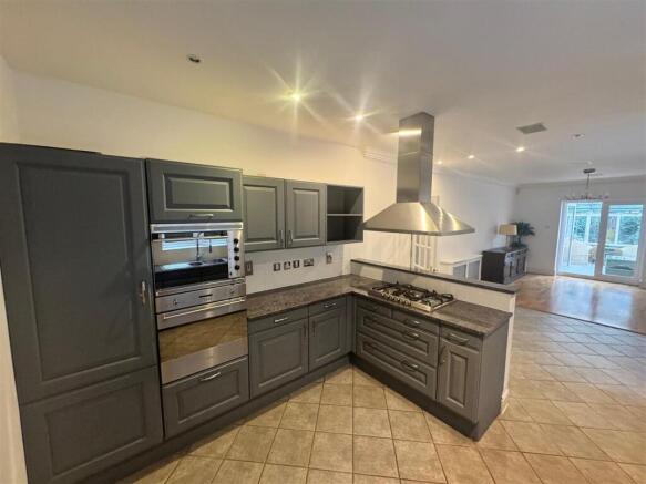 WhatsApp Image 2025-12-16 at 15.20.48.jpeg