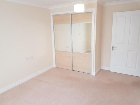 5 Eastbank Court