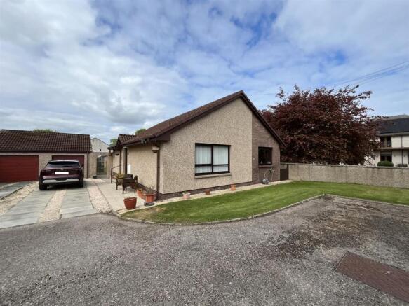 3 HYTHEHILL PLACE, LOSSIEMOUTH