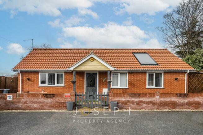 3 bedroom detached bungalow for sale in Sproughton Road Ipswich IP1