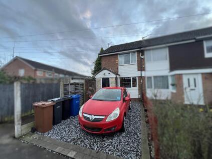Melanie Drive, Reddish