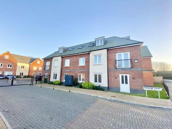 A Danelaw Court exterior.JPG