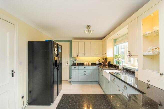 KITCHEN BREAKFAST ROOM