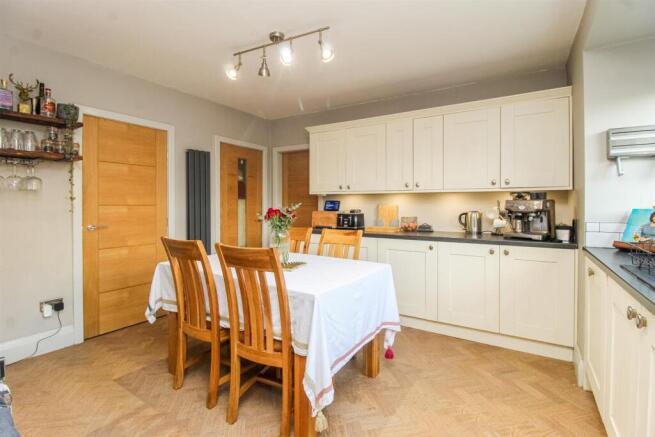 KITCHEN/DINER
