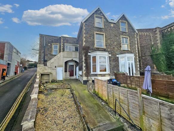 1 - One Bed Flat In Totterdown For Auction.jpg