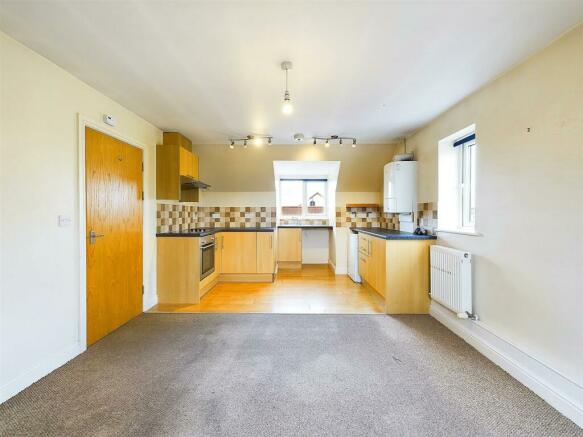 5 - Two Bed Flat In Southmead.jpg