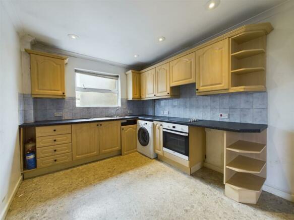 1-BEDROOM FLAT FOR AUCTION - BEDMINSTER (3).jpg