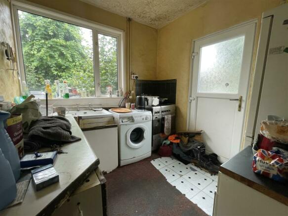 3-Bedroom Semi-detached house for auction -  (6).j