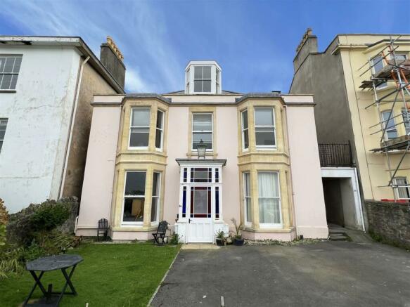 1 - Block of Flats for Auction, The Beach, Clevedo