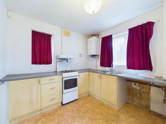 2 - 3 bedroom end terrace.jpg