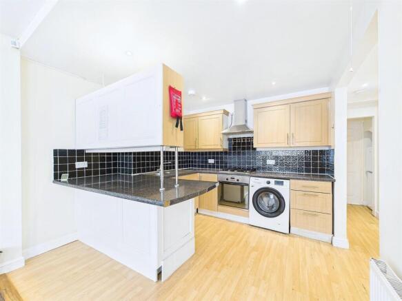 5 -  4 Bedroom End Terrace House.jpg