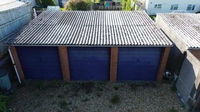 2 - Yard and Garages Brantry.JPG