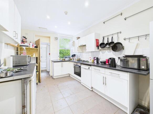 3 - Period 9 Bedroom HMO.jpg