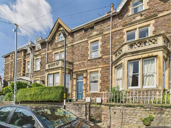 1 - Manor Park Redlenad.jpg