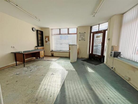 3 - Mixed-Use Investment for Auction, Kingswood.JP