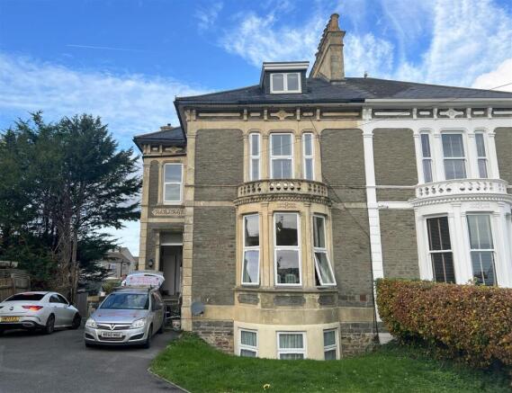 1 - Spacious Garden Flat for Auction, Kingswood.JP