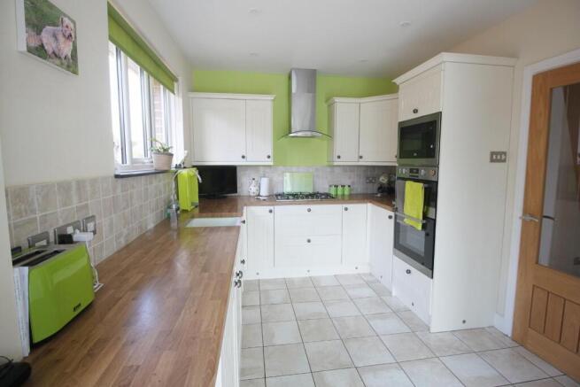 Kitchen 1.JPG