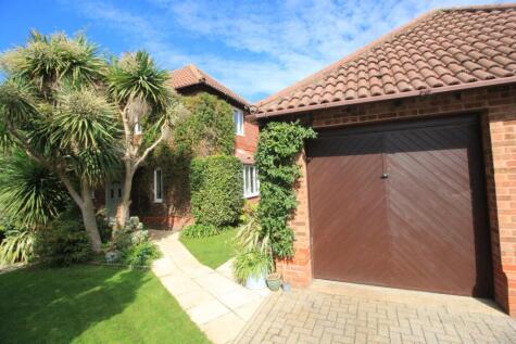 Barton Drive, Hamble, SO31 4RE