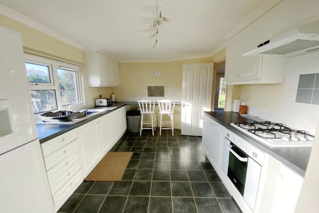 kitchen/Breakfast