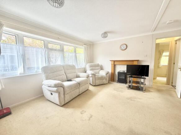 Lounge/Dining Rm