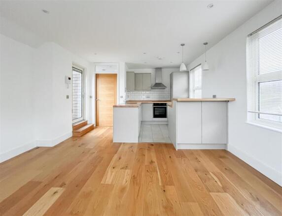 Kitchen/ Living Room