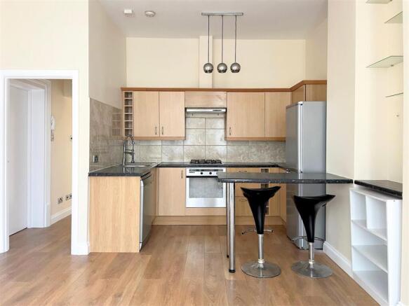 Kitchen/ Living Room