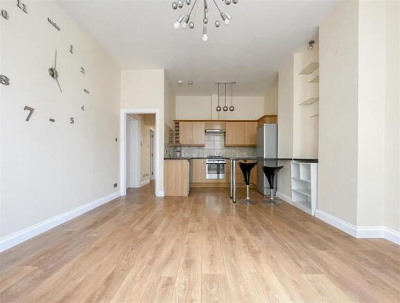 Kitchen/ Living Room