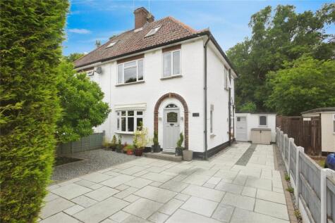 Orchard Avenue, Brentwood, Essex, CM13