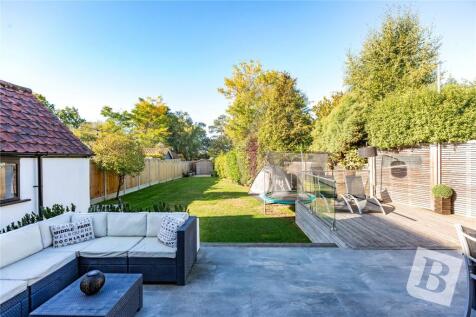 Hillside Walk, Brentwood, Essex, CM14