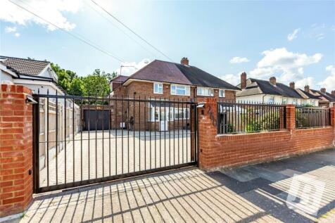 Cross Road, Mawneys, Romford, RM7