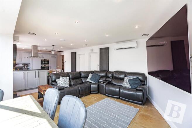 Kitchen / Dining