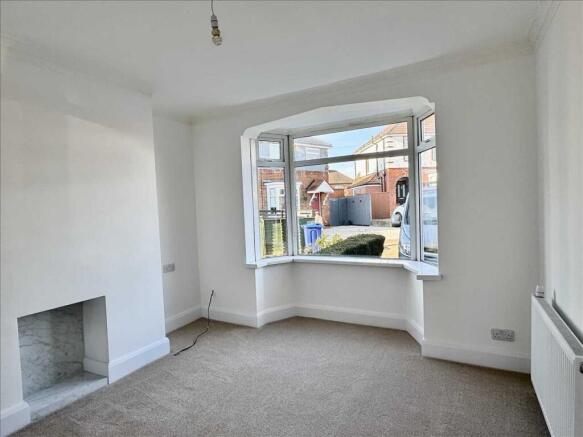 FRONT SITTING ROOM
