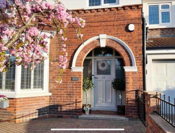 ENTRANCE PORCH