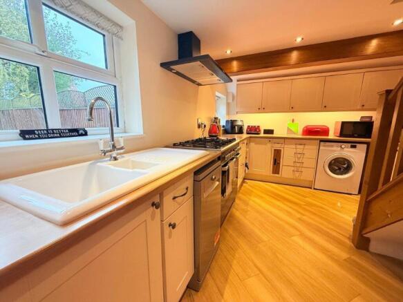 KITCHEN /DINING ROOM