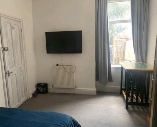 bed1.jpg