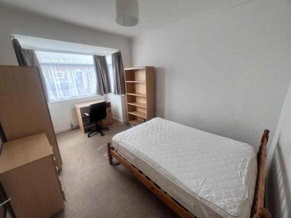 bed1.jpg