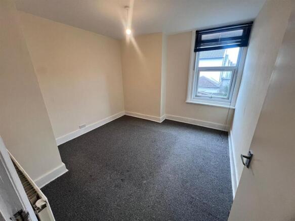 Bedroom 1.jpg