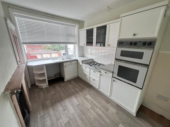 Kitchen2.jpg