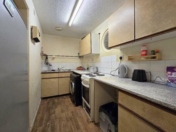 Lansdowne Court, Paynes Lane - Kitchen.jpg