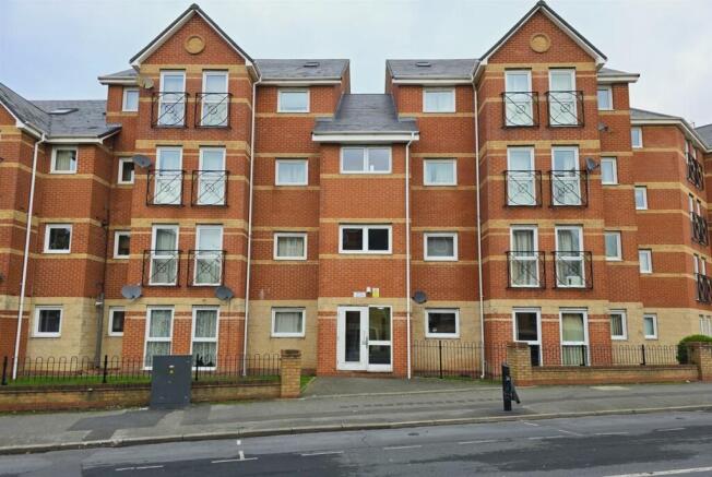 Thackhall Street, Stoke - Outside - Front Entrance