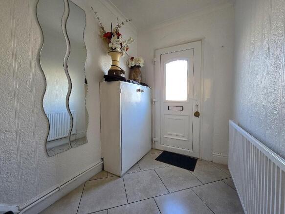 Watersmeet Road, Wyken - Hallway.jpg
