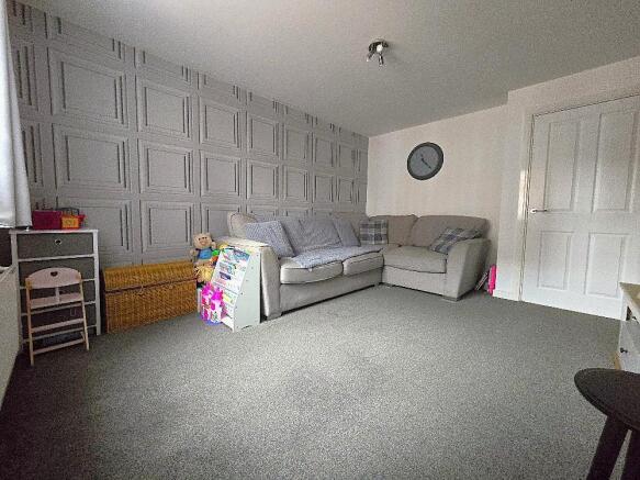 Derbyshire Way, Wyken - Lounge