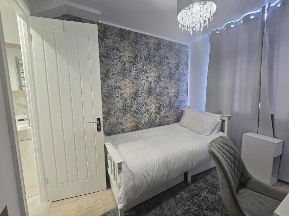 Lansdowne Street, Hillfields - Room 1