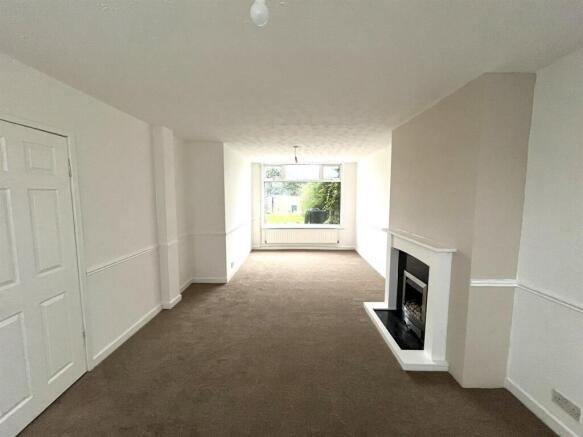 Norton Hill Drive, Wyken - Lounge