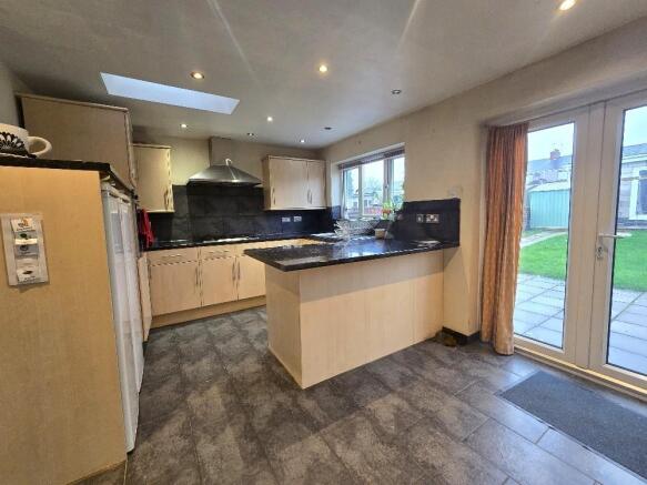 Oldham Avenue, Wyken - Kitchen