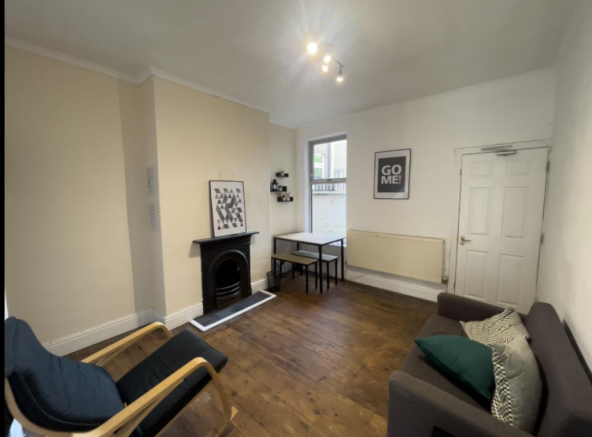 Newcombe Road, Earlsdon - Lounge