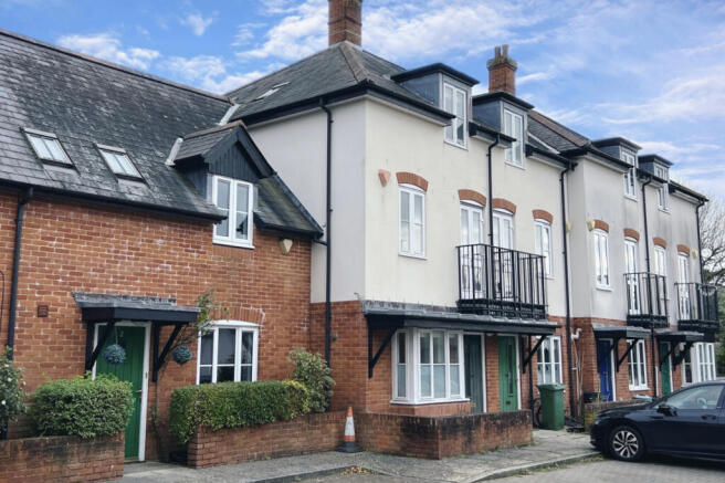 4 bedroom Town House for sale