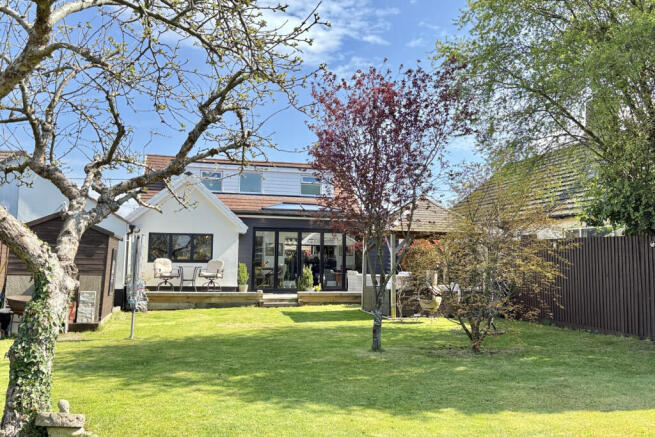 4 Bedroom Detached Chalet